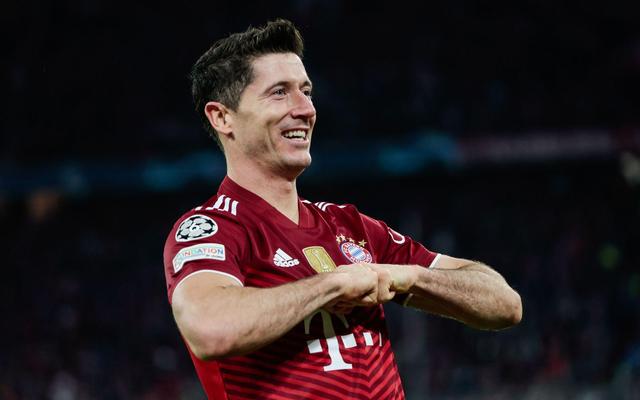 和利物浦一个病情，后防不稳，更衣室失控