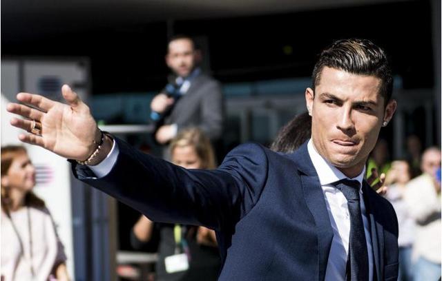 莫斯克拉在对阵小蜜蜂的比赛中伤退，阿森纳后防3人受伤