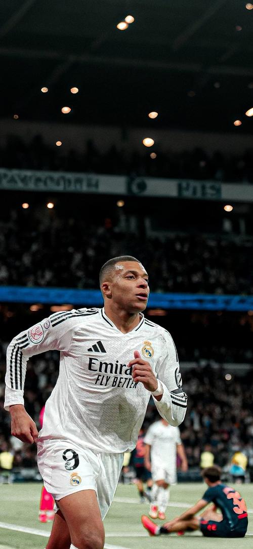 泽林斯基：我们感到愤怒，在场上看那绝不是一次犯规