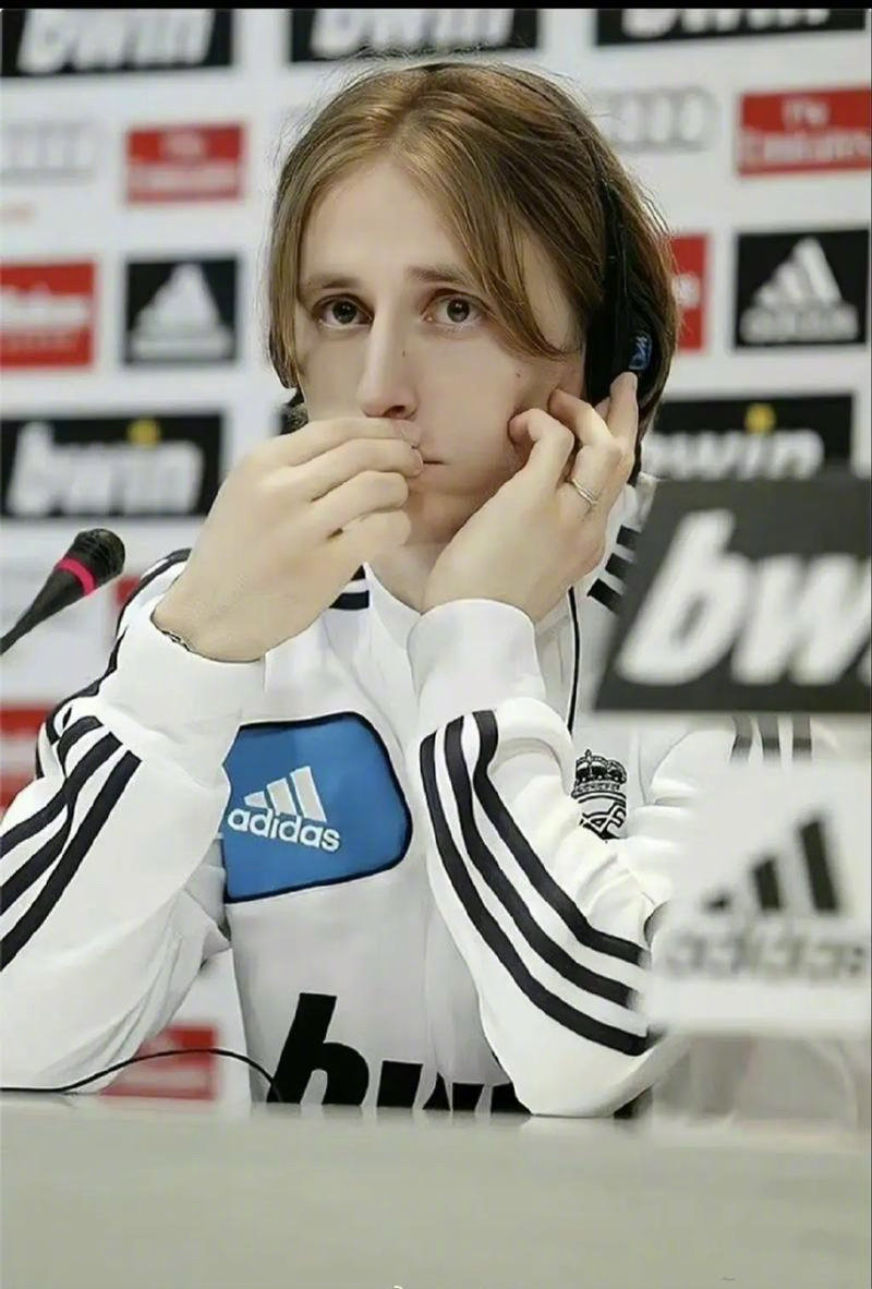 意甲半场：拉比奥世界波，托莫里送点，都灵2-1米兰