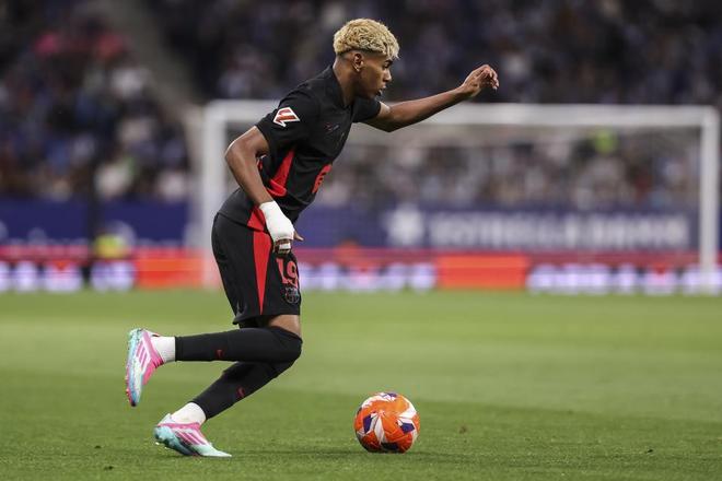 天空记者：利物浦助教范布隆克霍斯特是印尼国家队主帅候选