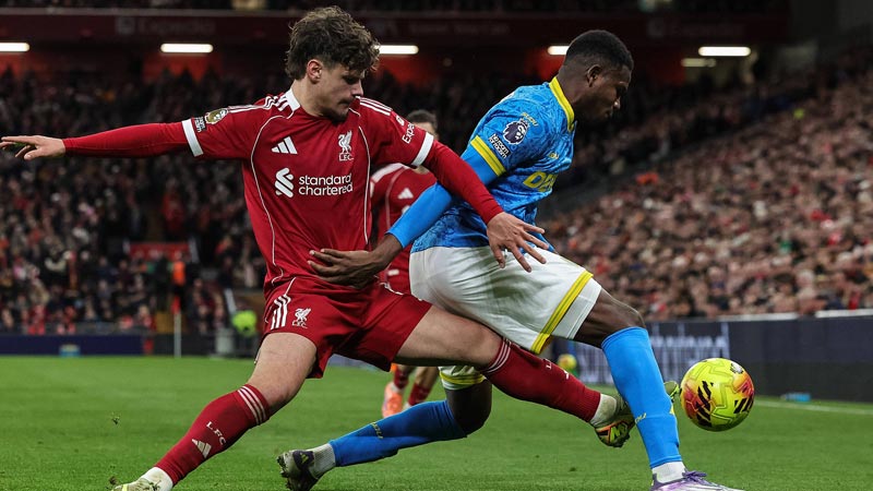 马丁内利：欧冠比赛空间更大，英超有些队喜欢摆大巴所以难踢