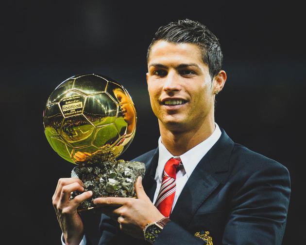 格林单节三分5投4中，雄鹿狂轰9记三分，客场4分领先