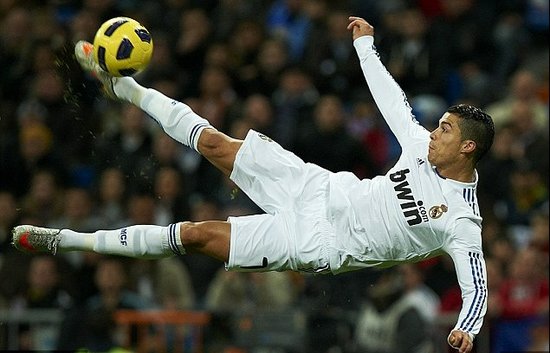 不是队服是奥运照！樊振东12月赛程海报引爆“情怀杀”