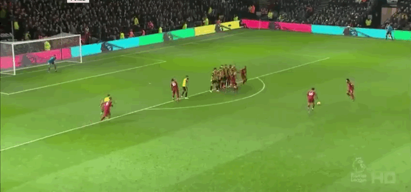 美记：德拉蒙德受伤后在球员通道坐上了轮椅