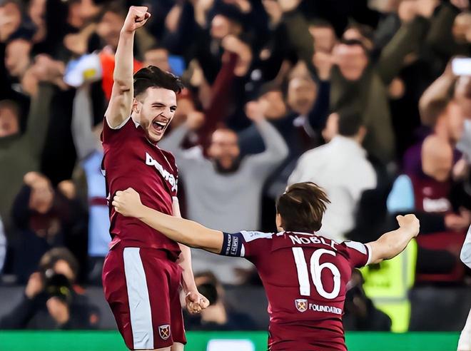 判若两队，武汉三镇前14轮5胜3平6负，后16轮1胜4平11负